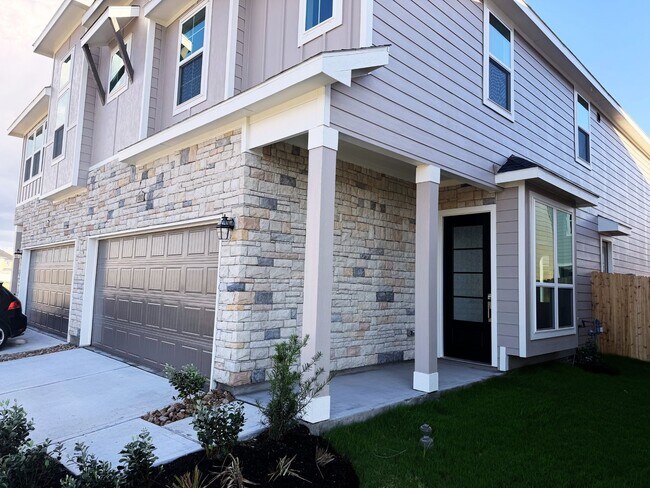 Foto del edificio - 2218 Via Vicky Rd