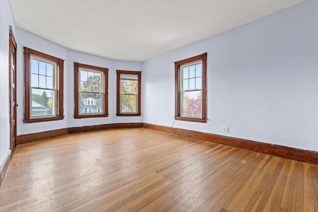 Foto del edificio - 651 Lake Ave, #3, Manchester NH 03103