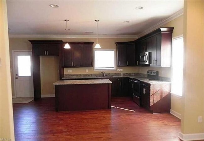 Foto del edificio - 7446 Davidson St