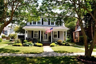 Building Photo - 1357 Magnolia Ave