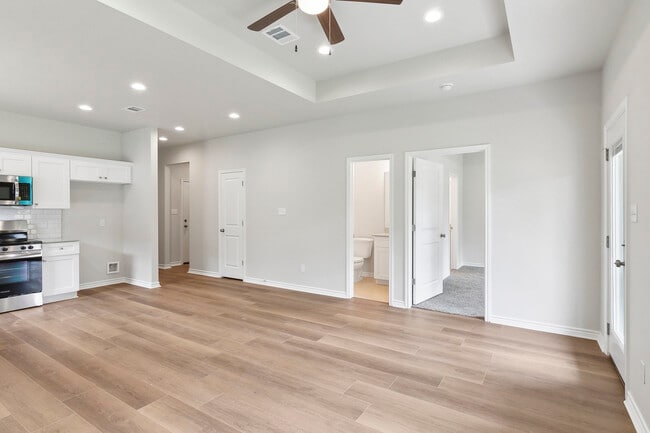 Building Photo - 9886 Golden Ln