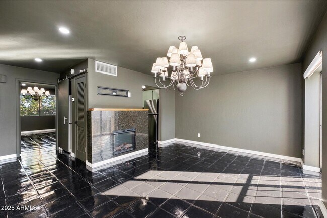 Building Photo - 1018 E Osborn Rd