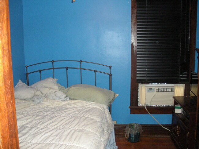 Front Bedroom - 124 Greenfield St
