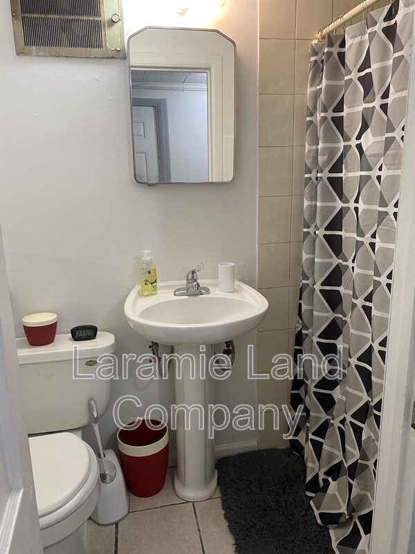 Foto del edificio - 658 N 10th St