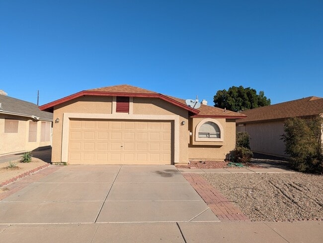 Foto del edificio - Remodeled Glendale Home With Garage