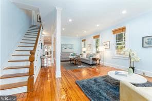 Foto del edificio - 4457 MacArthur Blvd NW