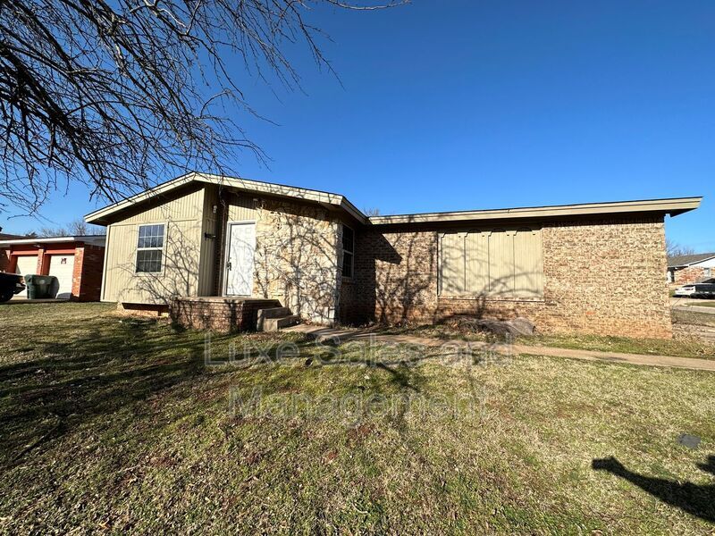 4207 N Shadybrook Dr, Midwest City, OK 73110 House for Rent in