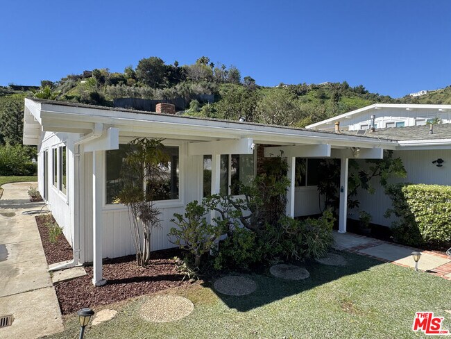 Foto del edificio - 1271 El Hito Cir