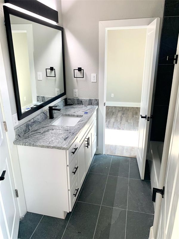 Foto del edificio - 4621 Collins Ave