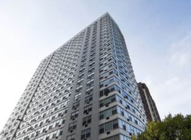 Foto del edificio - 3900 N Lake Shore Dr