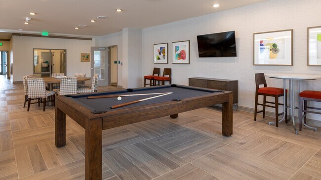 Foto del edificio - 8085 Sandpiper Cir