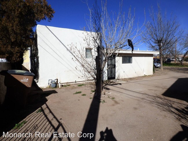 Building Photo - 4 br, 2 bath House - 515 S. Mesquite St