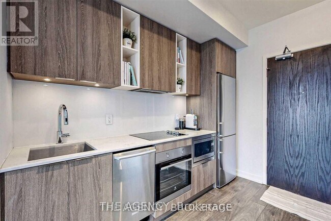 Building Photo - 200 Sackville St