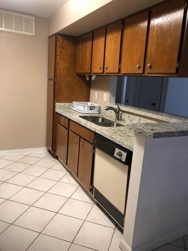 Foto del edificio - 12905 Woodforest Blvd
