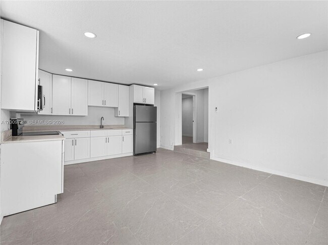 Foto del edificio - 1370 W 29th St