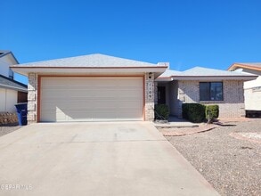 Building Photo - 1109 Desierto Seco Dr