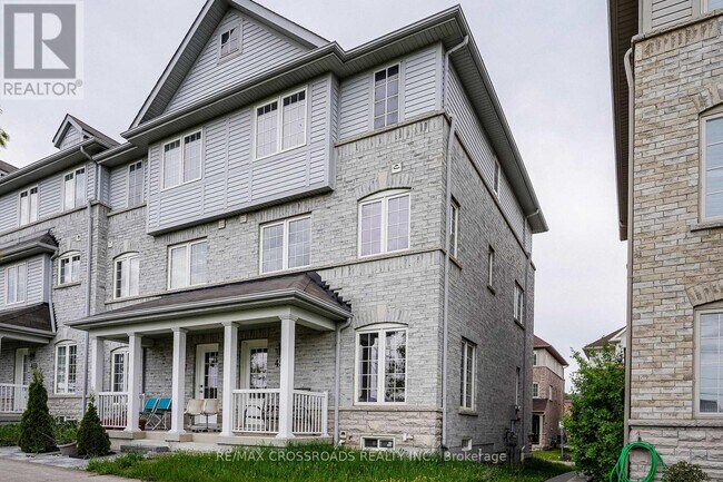 Building Photo - 455 Rossland Rd E