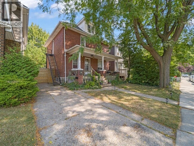 Building Photo - 758 Pierre Ave