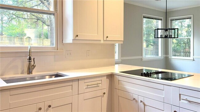 Foto del edificio - 11175 Linbrook Ln