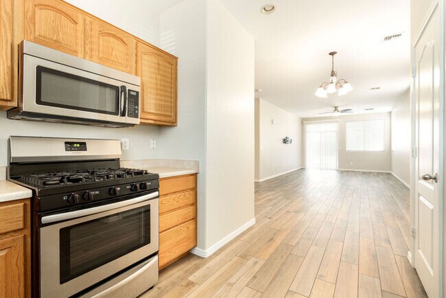 Foto del edificio - 3 bedroom Home!!