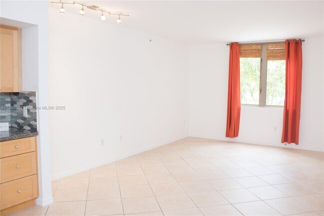 Building Photo - 2630 SW 28th St