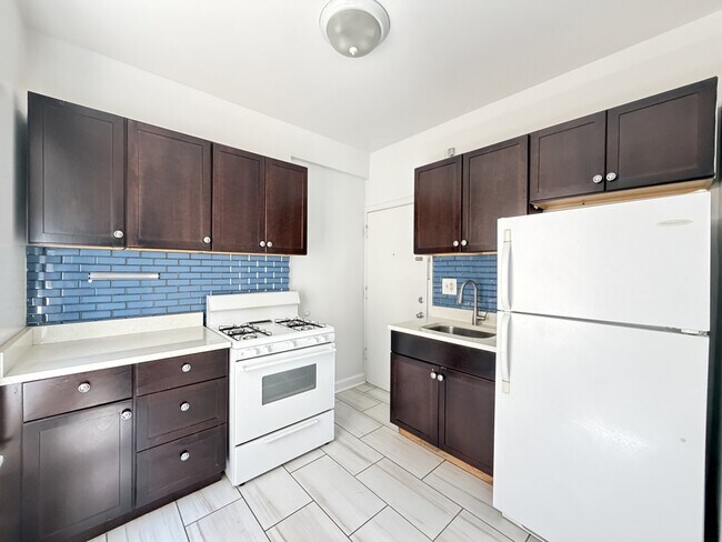 Foto del edificio - 6343 N Magnolia Ave