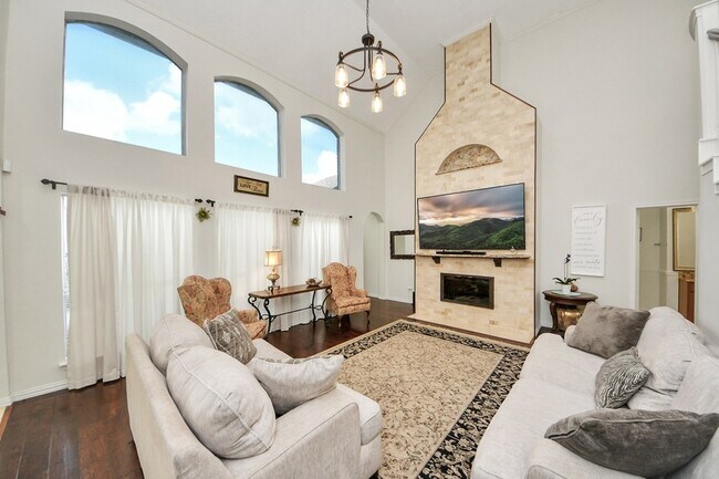 Foto del edificio - 922 Bayhill Dr