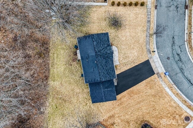 Foto del edificio - 30 Clara Dr