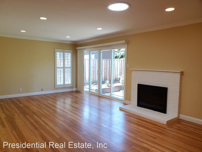 Building Photo - 3 br, 2 bath House - 815 Brentwood Dr