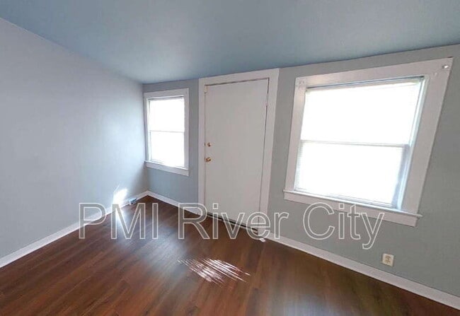 Foto del edificio - 453 Arlington Rd N