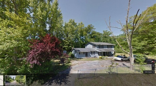Building Photo - 135 Nowhere Rd