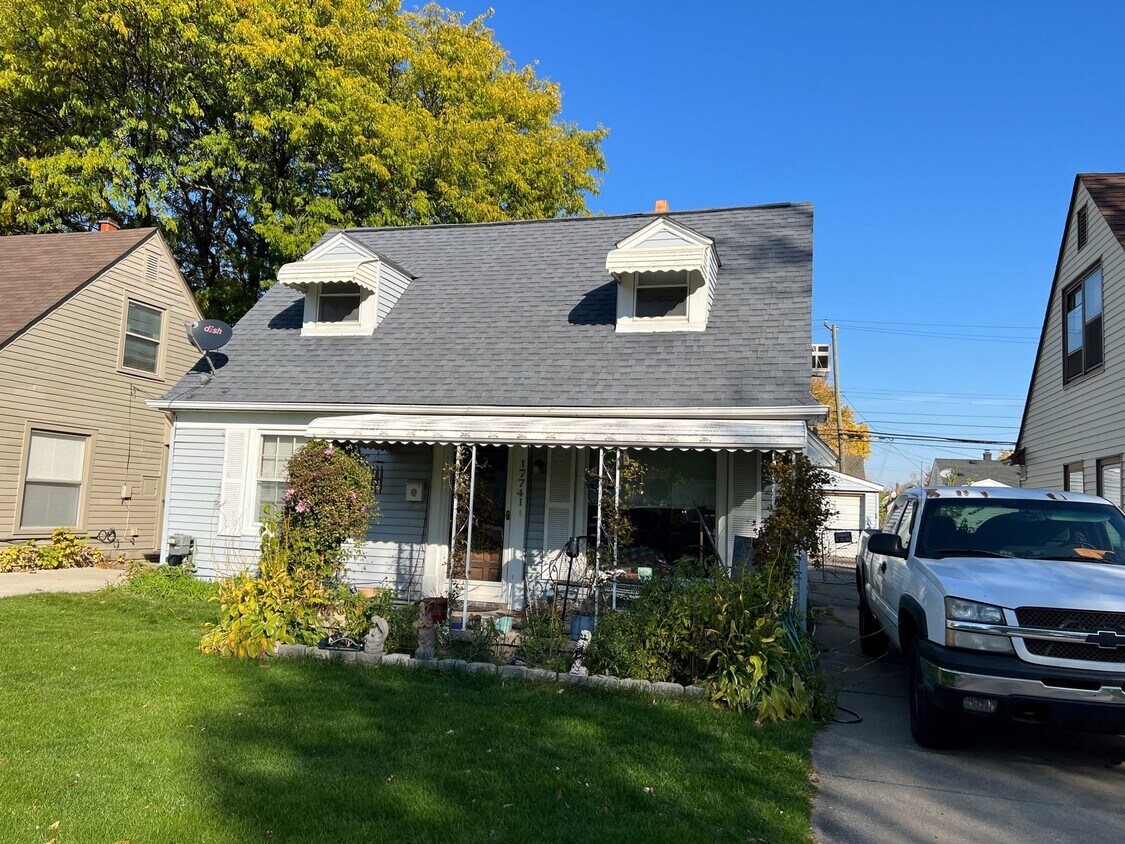 Primary Photo - 17741 Lincoln Ave