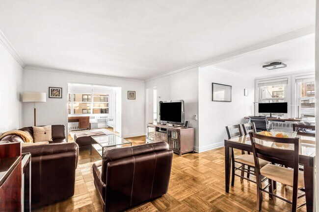 Foto del edificio - 310 E 70th St