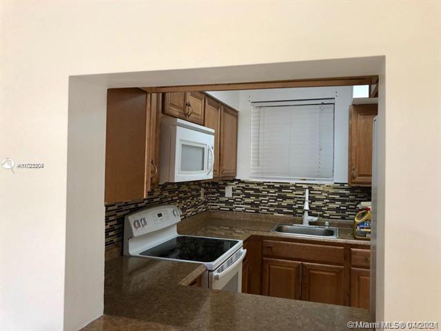 Building Photo - 14931 SW 82nd Ln