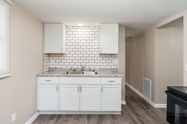 Foto del edificio - One Bedroom One Bathroom Home in South Bel...