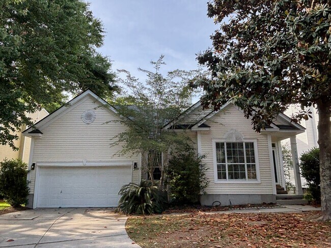 Photo - 1715 Crystal Lake Dr House