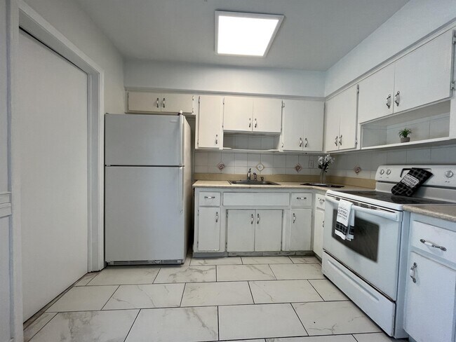 Foto del edificio - 6877 SW 16th Ct