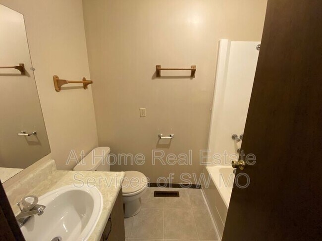 Foto del edificio - 1036 S Lexington Ave