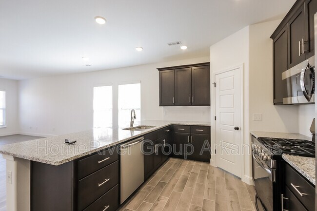Building Photo - 2060 Tallgrass Ter
