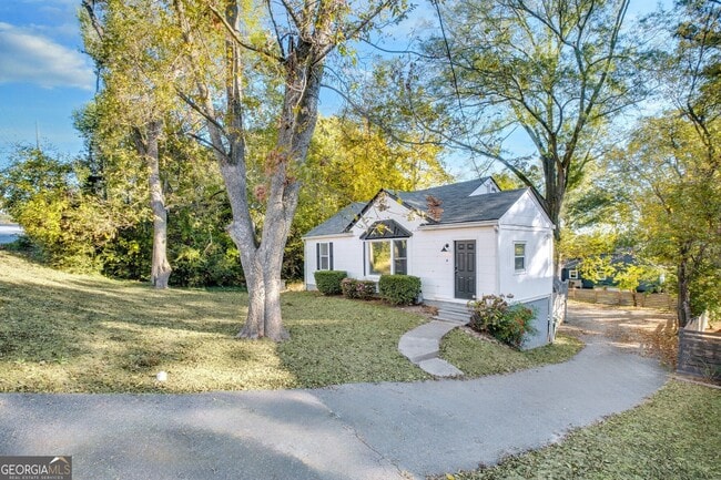 Building Photo - 111 Doran Ave