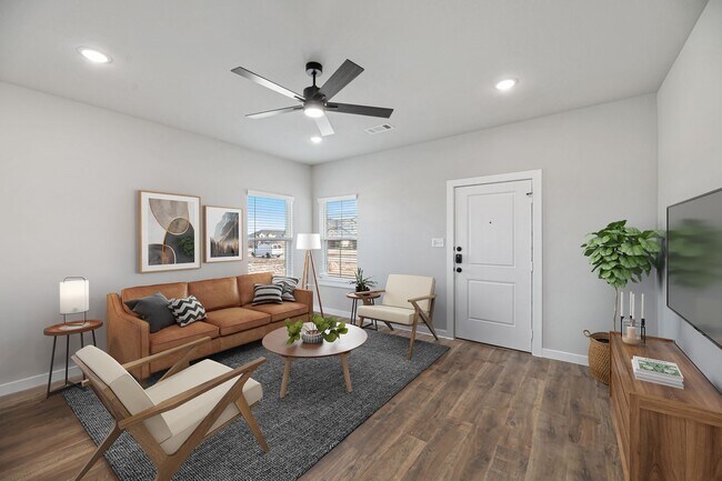 Foto del edificio - AVAILABLE NOW! LUXURIOUS TRIPLEX LOCATED ON 1-ACRE LOT IN MIDLOTHIAN, TX!