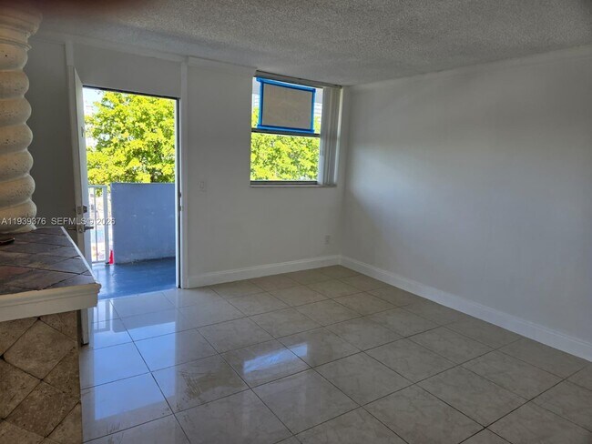 Foto del edificio - 1801 S Treasure Dr