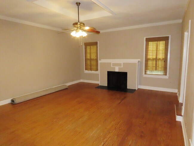 Building Photo - Charming 2 Bedroom, 2 Bath Home - Water & ...