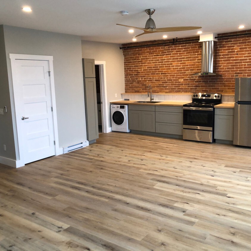 423 Main St, Rockland, ME 04841 423 Main St Rockland, ME Apartments