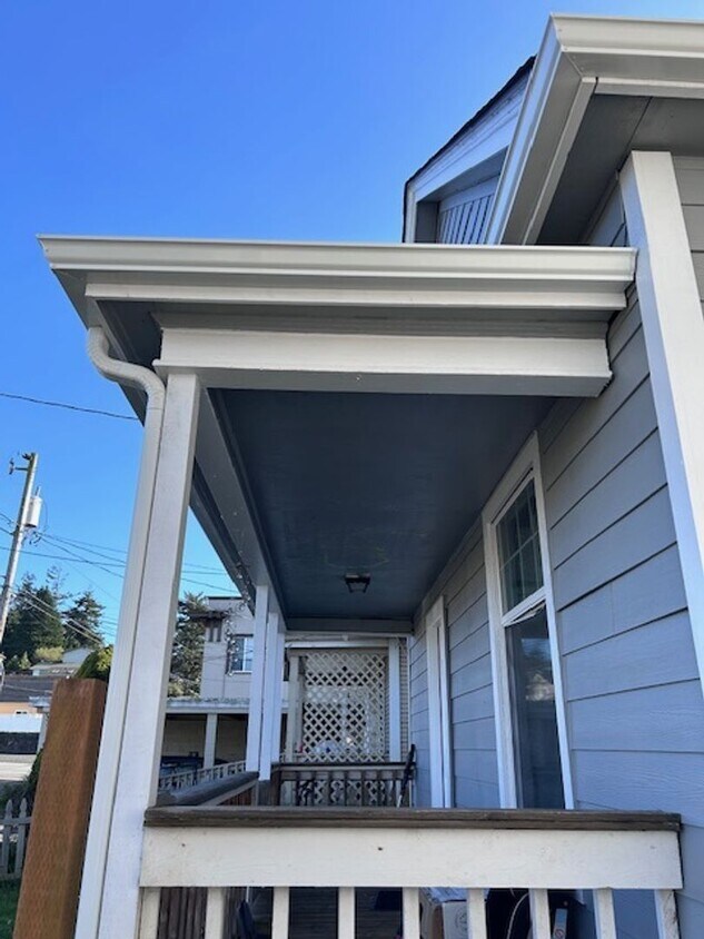 Building Photo - 2144