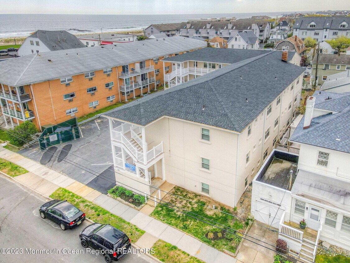Primary Photo - 109 McCabe Ave