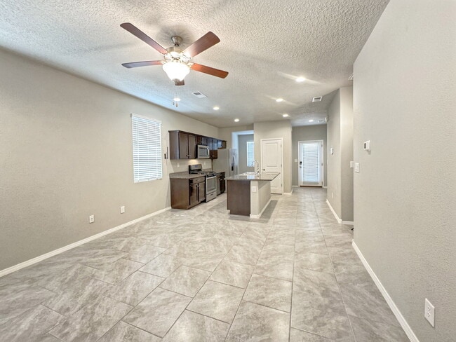 Building Photo - Stunning Cleveland Heights 3 Bedroom Home!