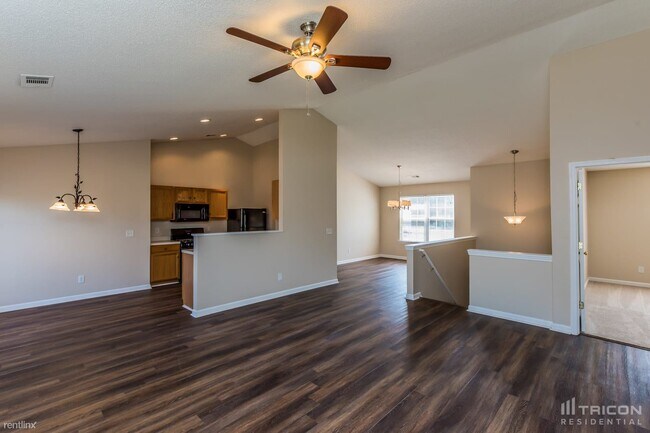 Building Photo - 230 Longview Dr