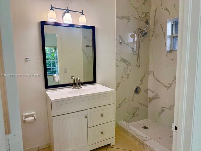 Foto del edificio - 3019 SW 23rd St