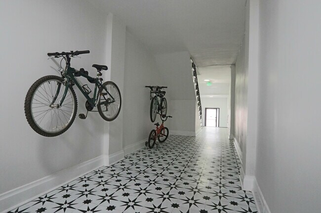 Foto del edificio - Bank Flats Apartments